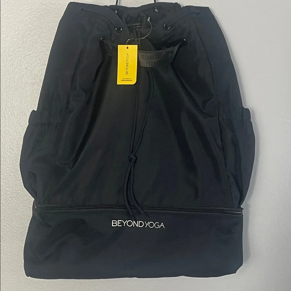 Beyond Yoga Black Convertible Drawstring Gym Bag Backpack